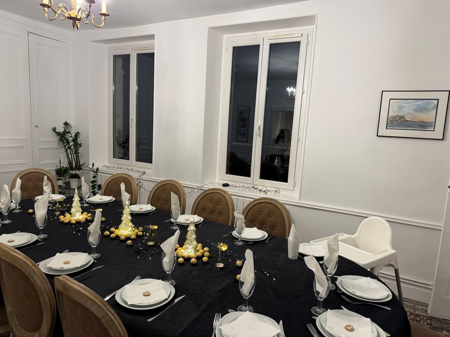 Salle à manger avec grande table